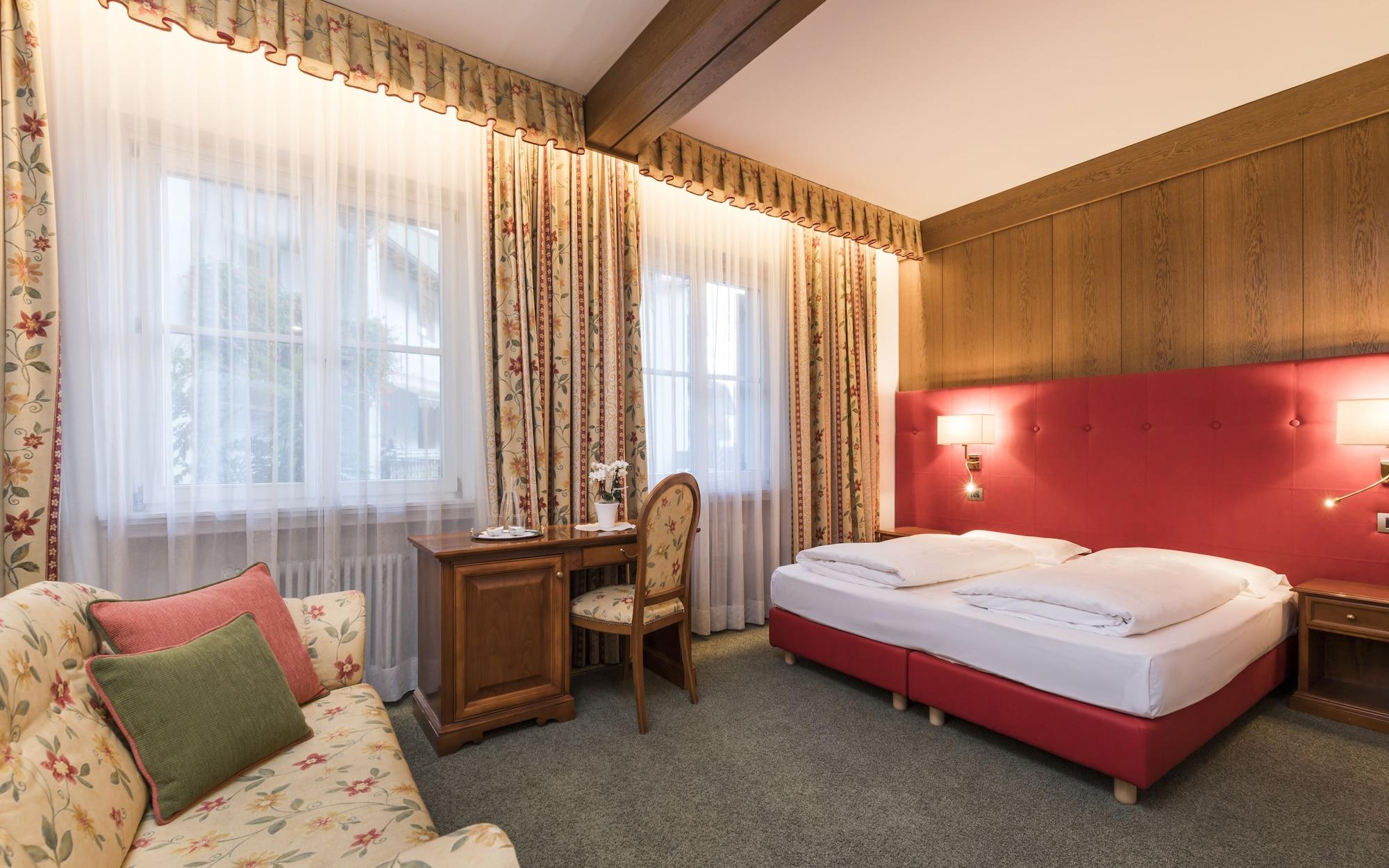 Hotel Gruener Baum Bressanone Eksteriør billede