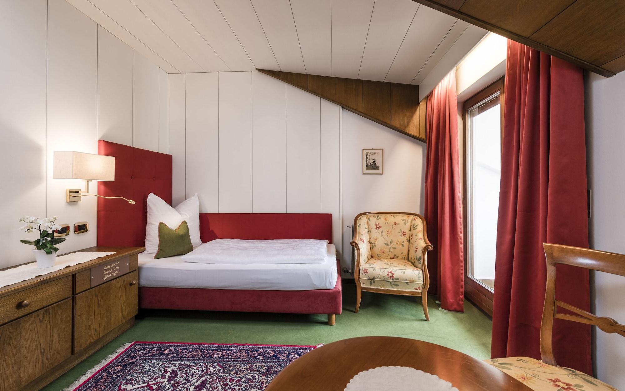Hotel Gruener Baum Bressanone Eksteriør billede