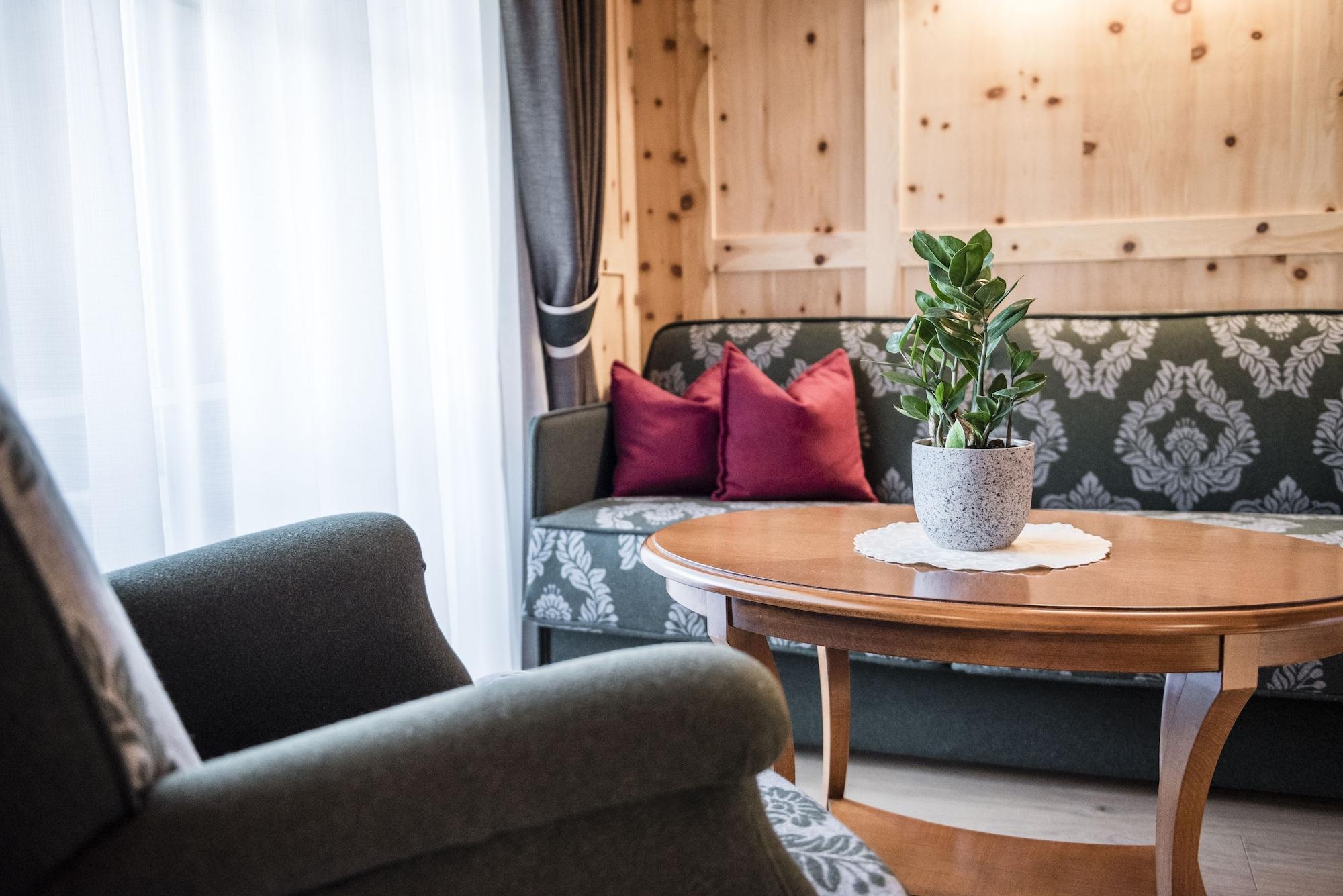 Hotel Gruener Baum Bressanone Eksteriør billede