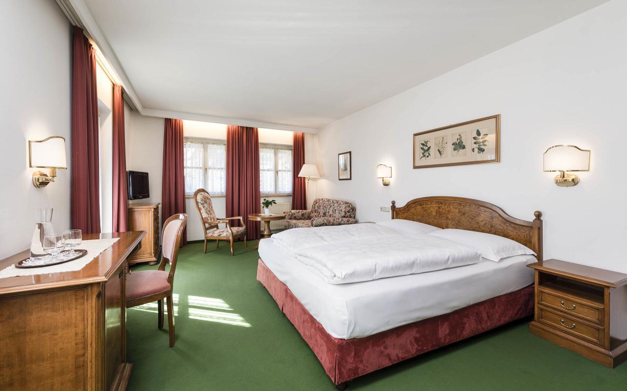 Hotel Gruener Baum Bressanone Eksteriør billede